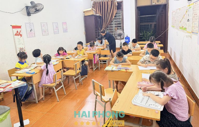 Trung tâm luyện viết chữ đẹp Cô Thư Hải Phòng